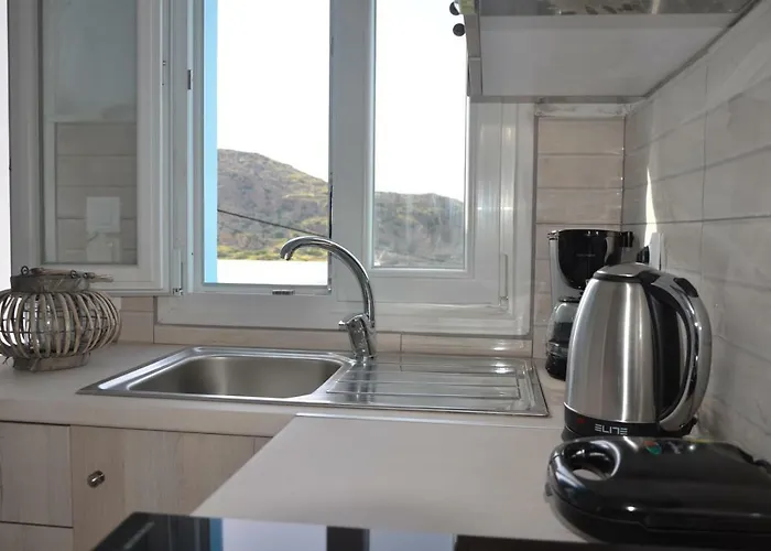 Palaiokastro View 公寓