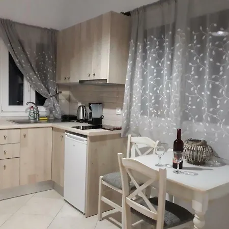 Palaiokastro View Apartman Arkásza